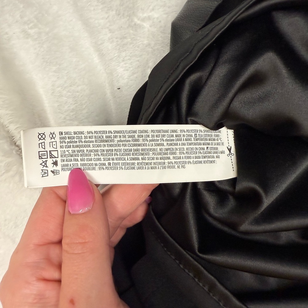 Forever 21 Black Faux Leather Mini Skirt - Picture 5 of 5